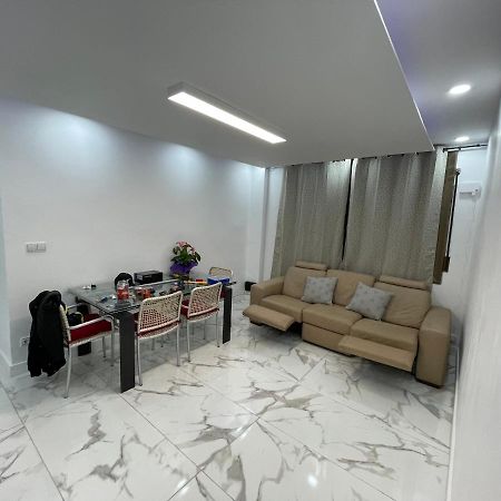 Queen Apartments Santa Coloma de Gramanet エクステリア 写真