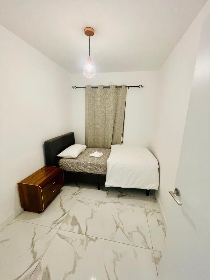 Queen Apartments Santa Coloma de Gramanet エクステリア 写真